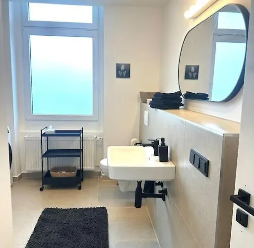 Wohntraum 140qm - 10 Personen - - Naehe Dus & Dortmund & Koeln & Essen Wuppertal